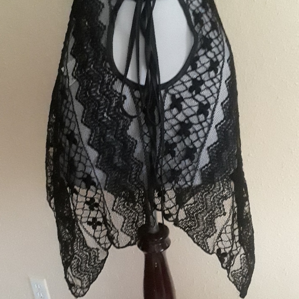 Nice Lace Top - Picture 3 of 8